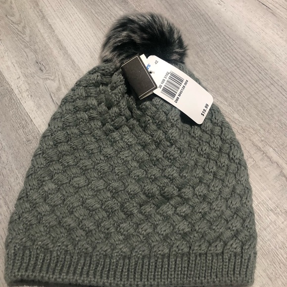 BNWT Chunky Knit Toque and Cowl Neck Scarf - Picture 2 of 5